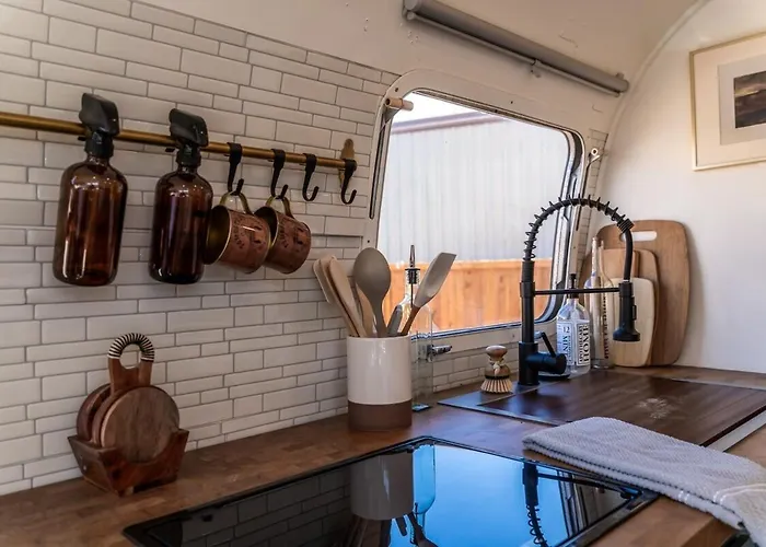 Desert Dream Airstream Bed & Breakfast