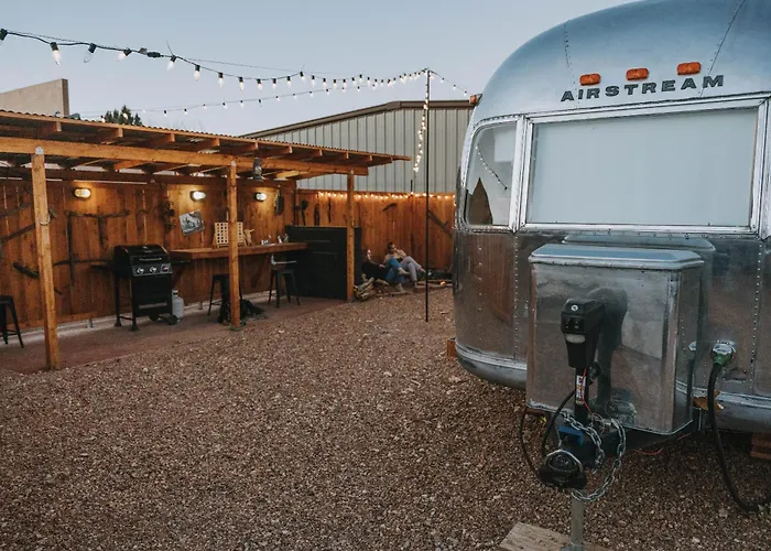 Bed & Breakfast Desert Dream Airstream *